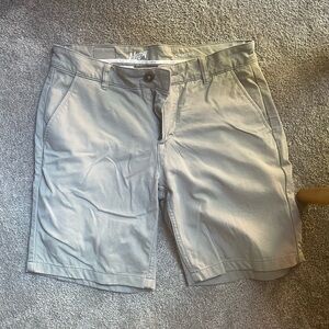 Mugsy Damen Grey Shorts Size 31